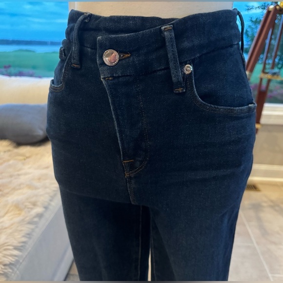 Good American Good Legs Crossover Waist - Picture 2 of 12